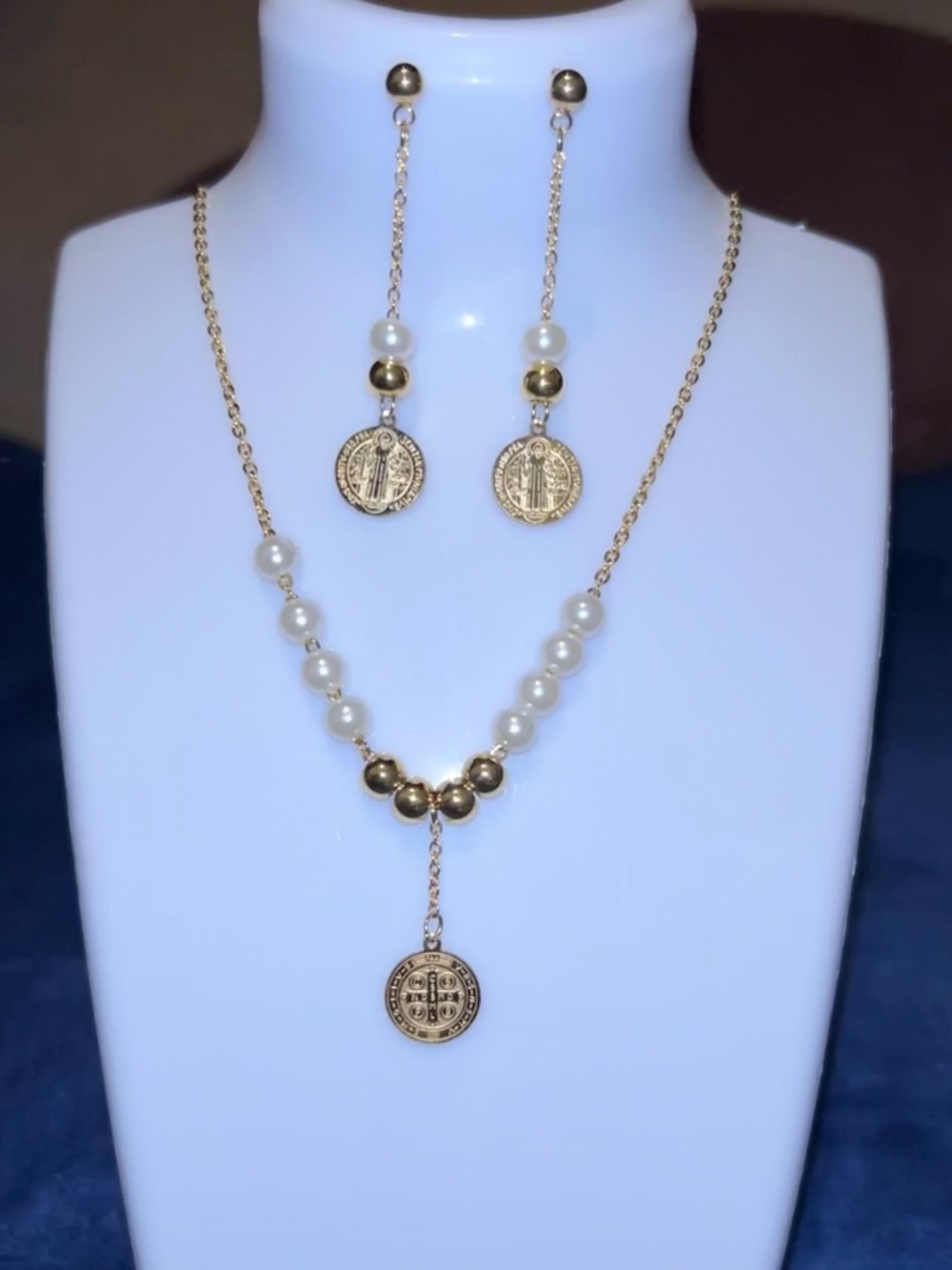 Gold and Pearl Medallion Necklace & Earrings Set